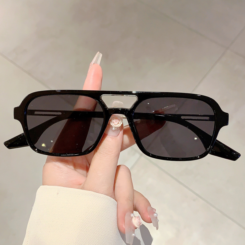 Trendy dames zonnebrillen met  - Designer Sunglasses recensie en prijs